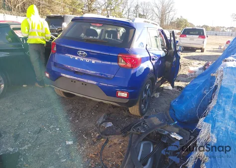 2023 Hyundai Venue Sel z USA, uszkodzony, nr VIN KMHRC8A32PU252871